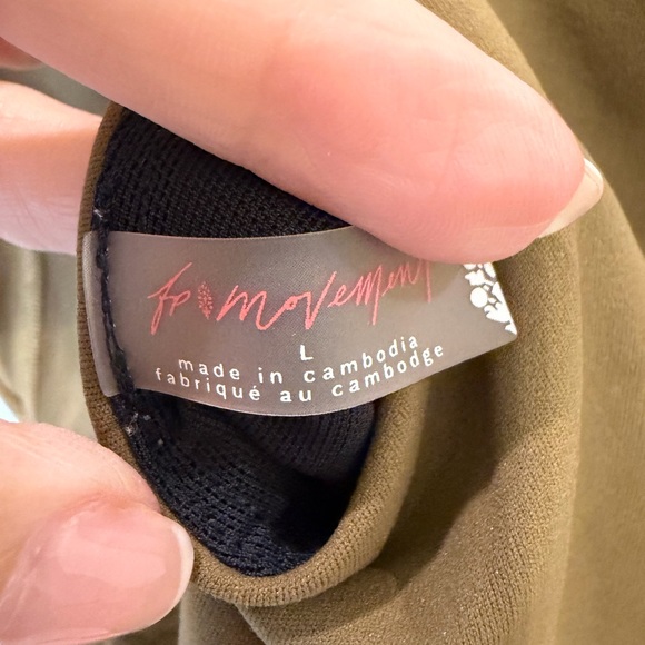 Free People Righteous Runsie in Tea Leaves Size Large - Picture 4 of 4